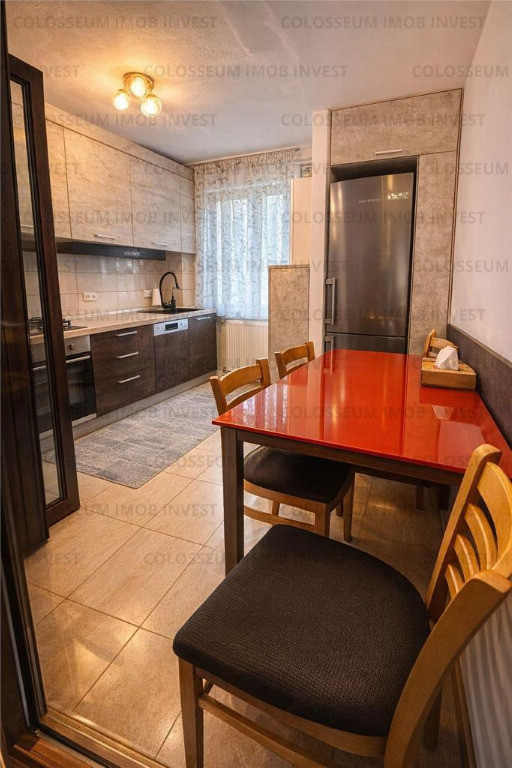 4 camere zona Centru Civic-Cec etajul 1 mobilat,2 bai
