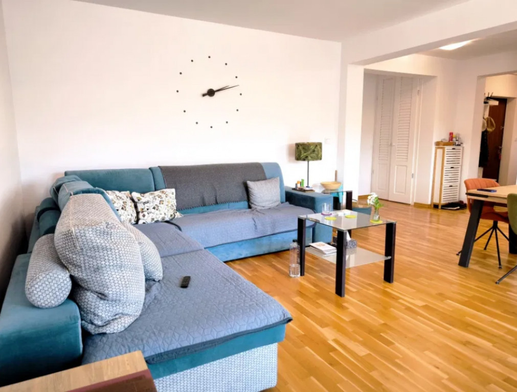 Apartament 3 camere, decomandat - Brasovul Vechi