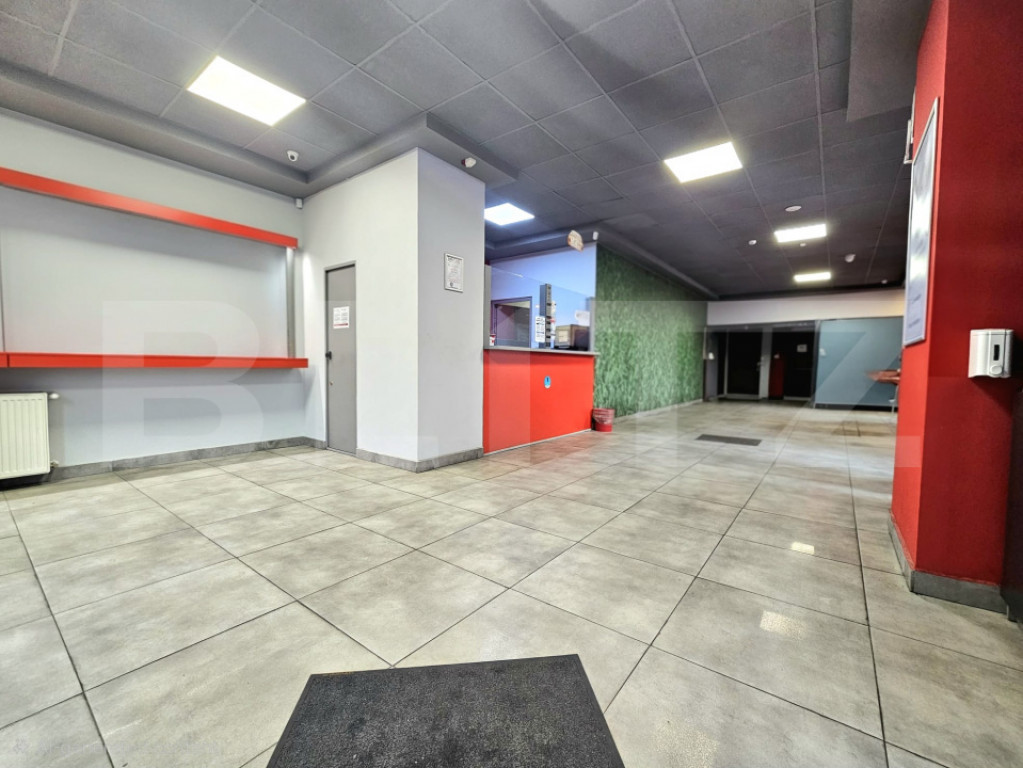 Spatiu comercial, 130 mp, parter, vitrina 10 mp, zona Aradul