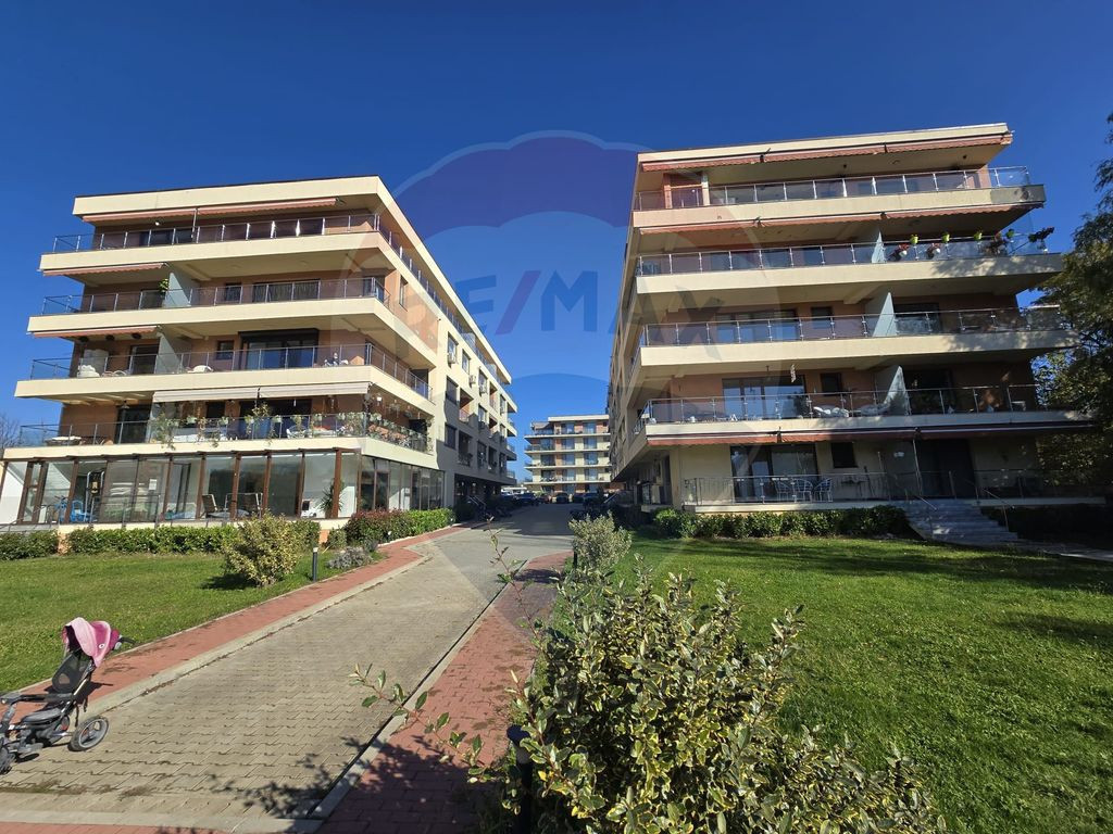 DE VANZARE Apartament cu 3 camere CLUB LAC SNAGOV