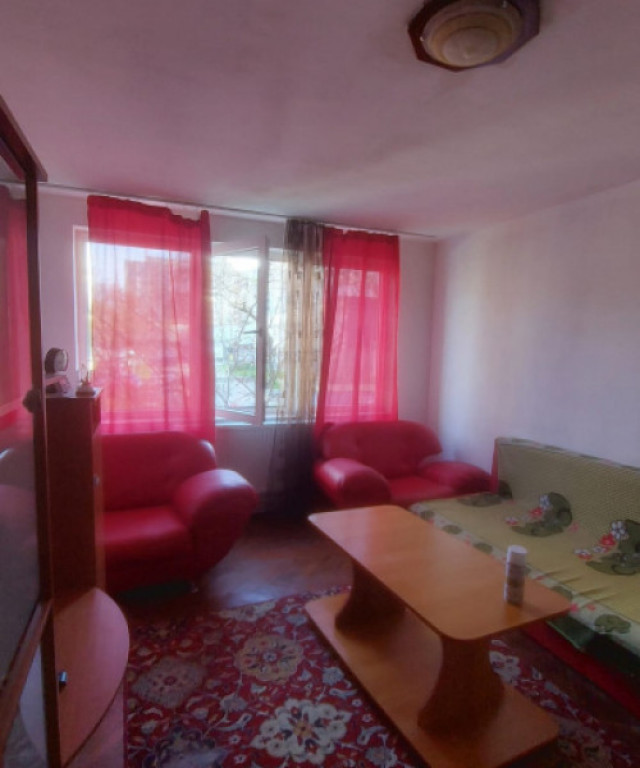 Apartament 2 camere de vanzare, situat in zona Tomis II