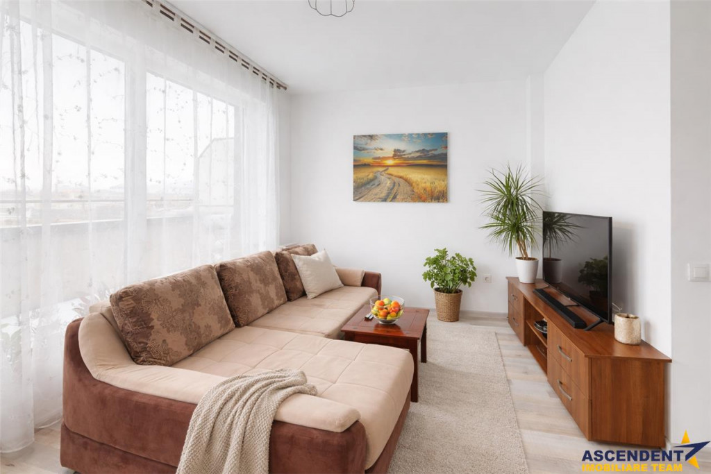 Apartament 4 camere Tractorul/ 2 bai/ 2 spatii de depozitare