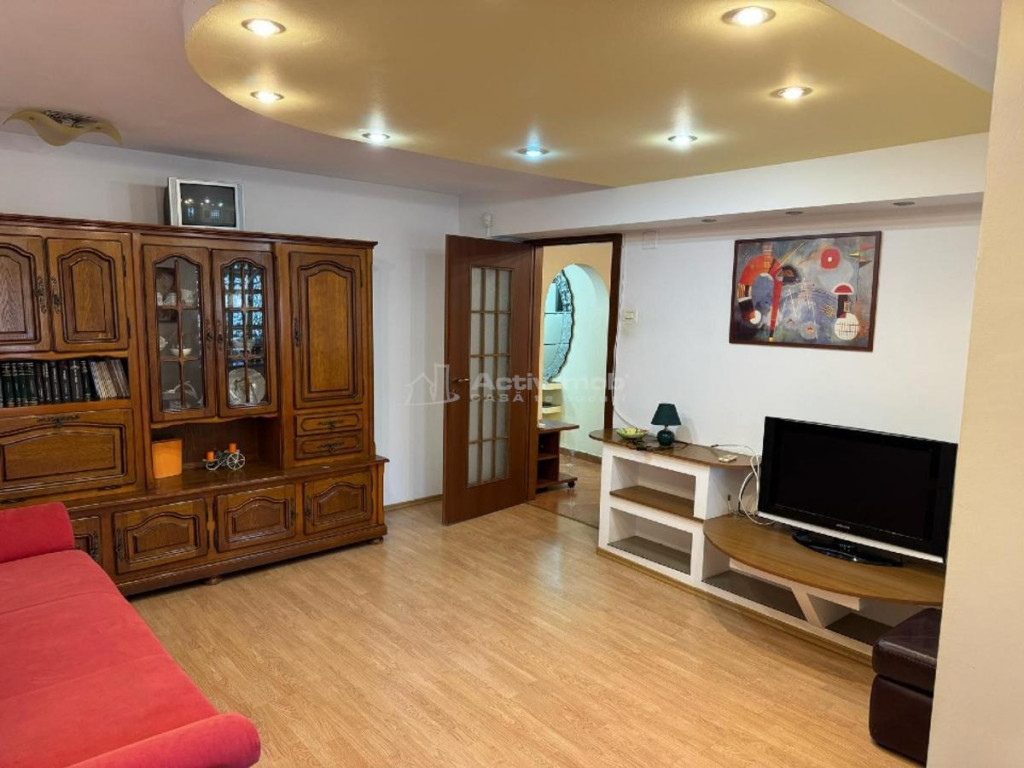 3 cam Drumul Sarii, centrala termica, balcon, 10 min metrou