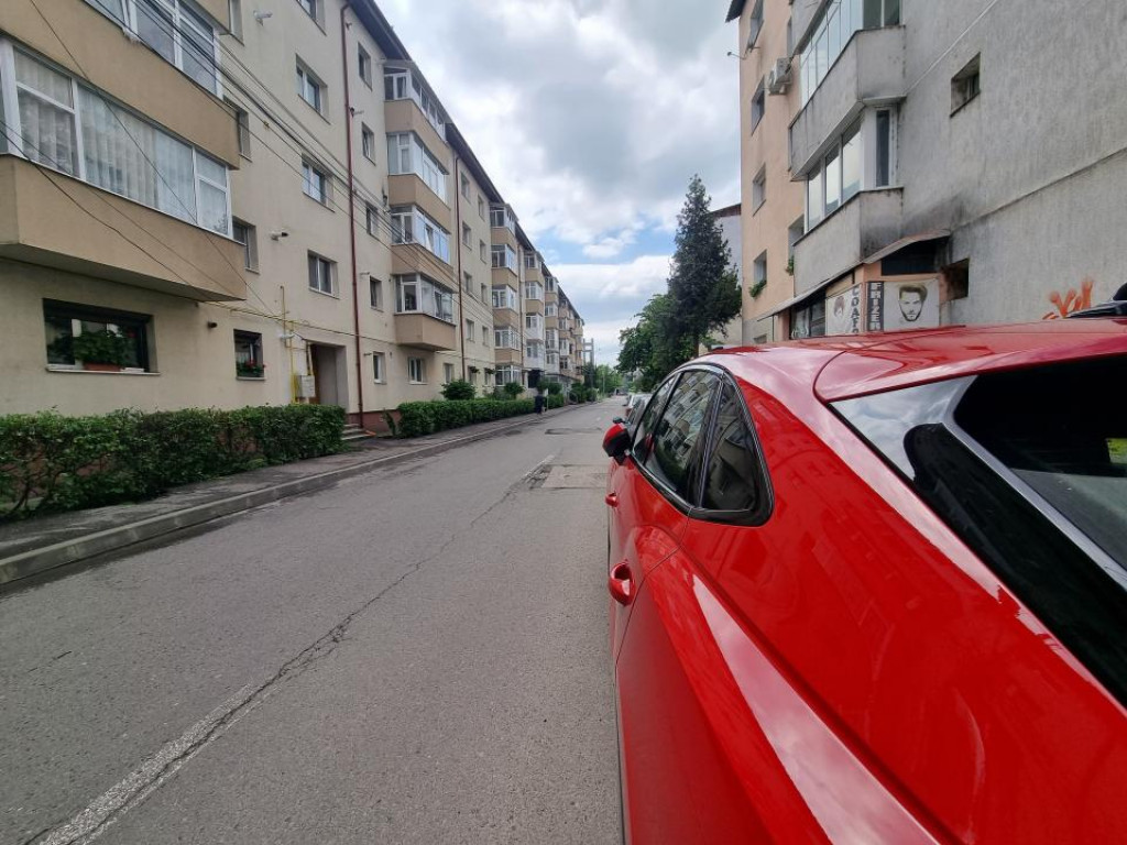 Centru- SIF MOLDOVA- Primărie- Apartament 2 camere la etaju