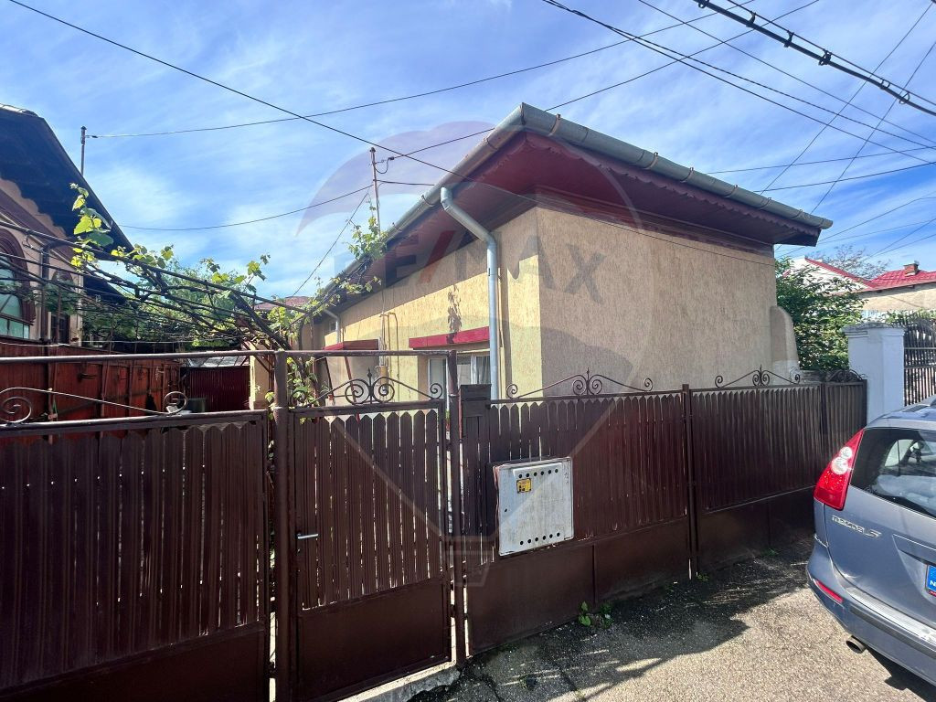 Casă / Vilă cu 4 camere de vânzare în zona Gheorghe Doja