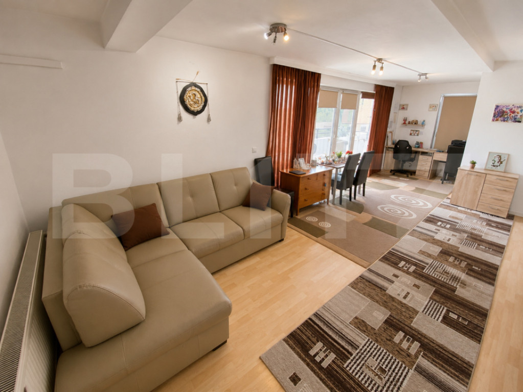 Apartament de vanzare, 40 mp, lift, terasa, parcare, zona Pe