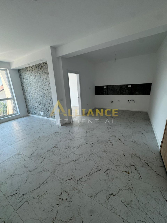 3 CAMERE STRADA LEORDENI 65 MP ETAJ 2