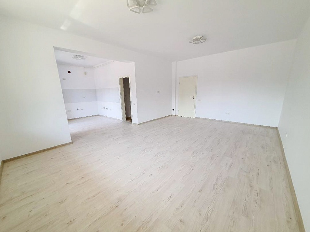 Spatiu Comercial Central Pitesti