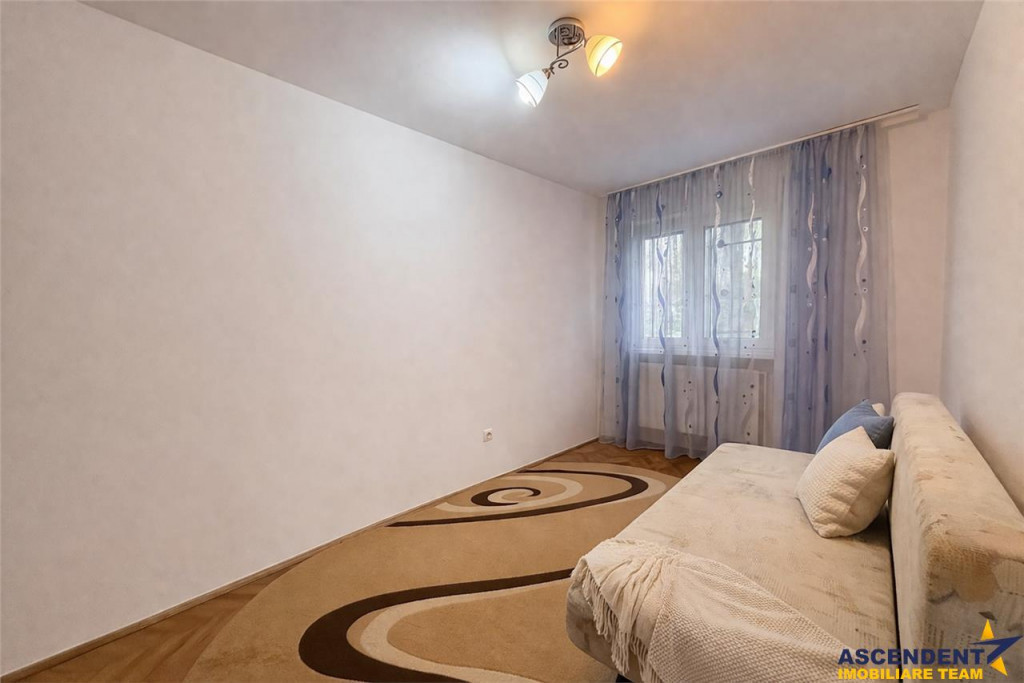 Decomandat, ergonomic, insorit, mobilat, utilat, balcon, Mur
