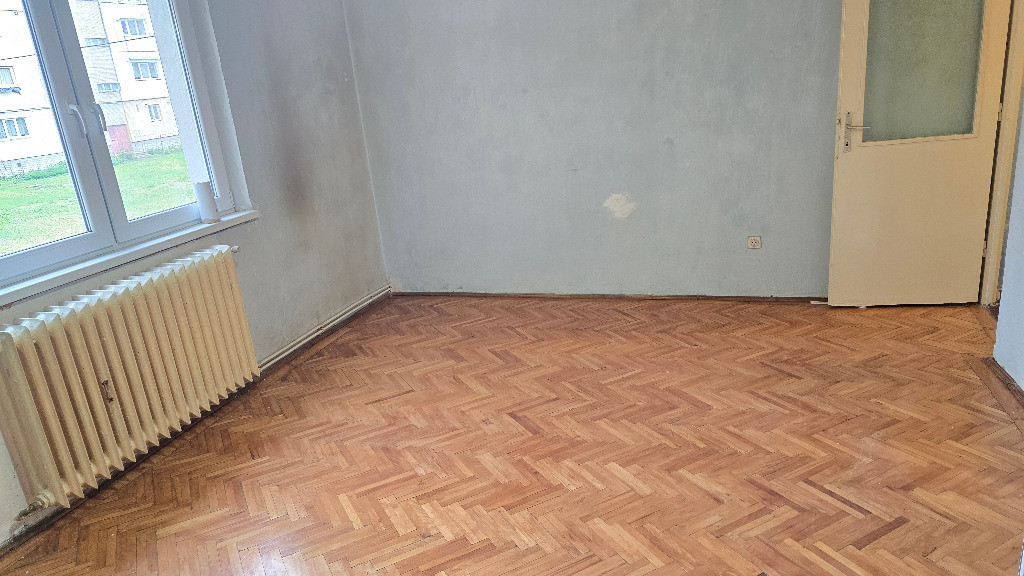Vand apartament 2 camere decomandat in Deva, zona Gojdu, etaj 1,