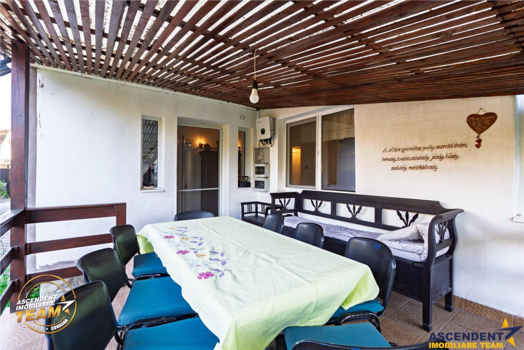 Casa familiala cu: teren 2.822 mp intravilan, ,sauna, ateli