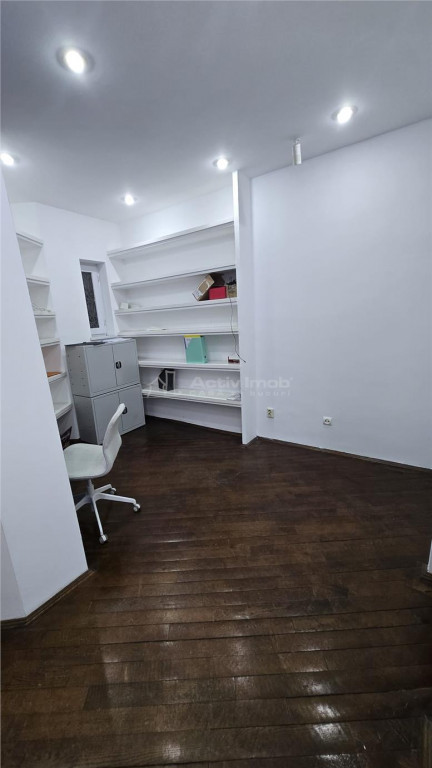 Vila P 1 - 5 camere - 190 mp - Berzei