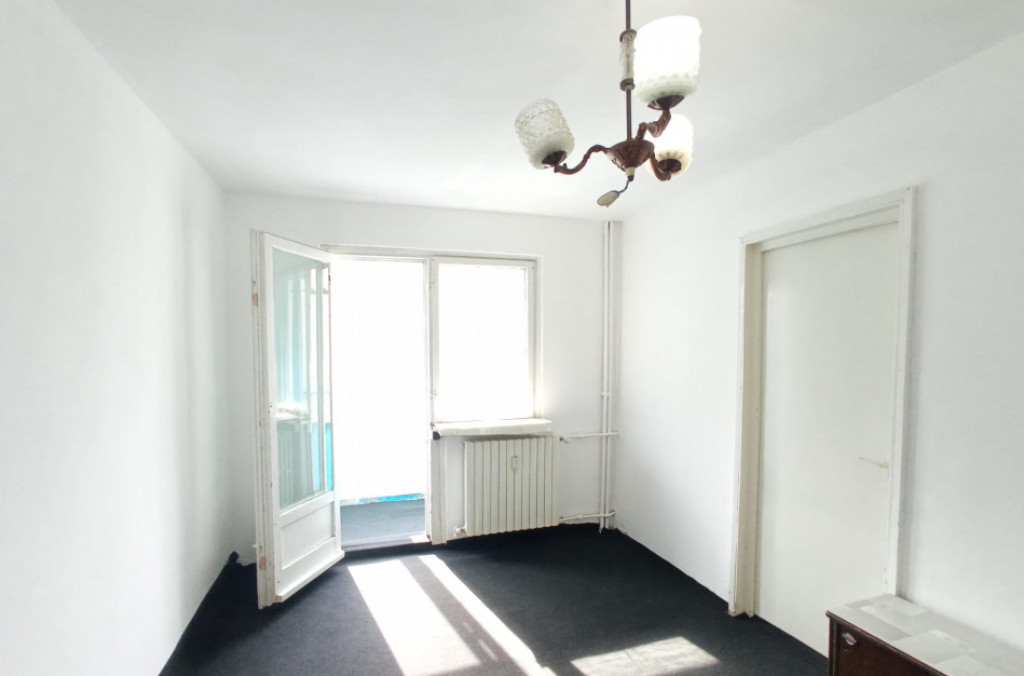 Apartament 3 camere de vanzare in zona Inel II