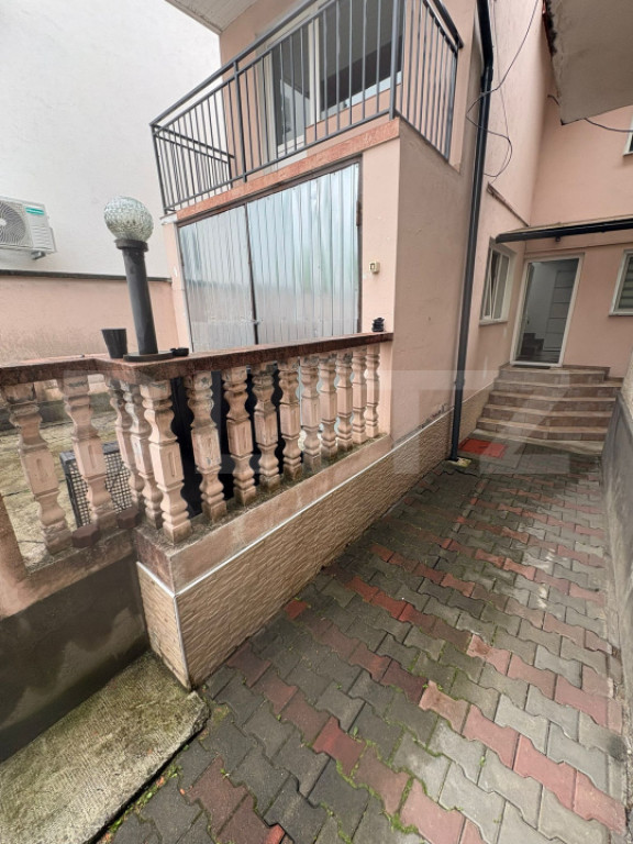 Casa de vanzare, 2 camere, zona Ștefan cel Mare