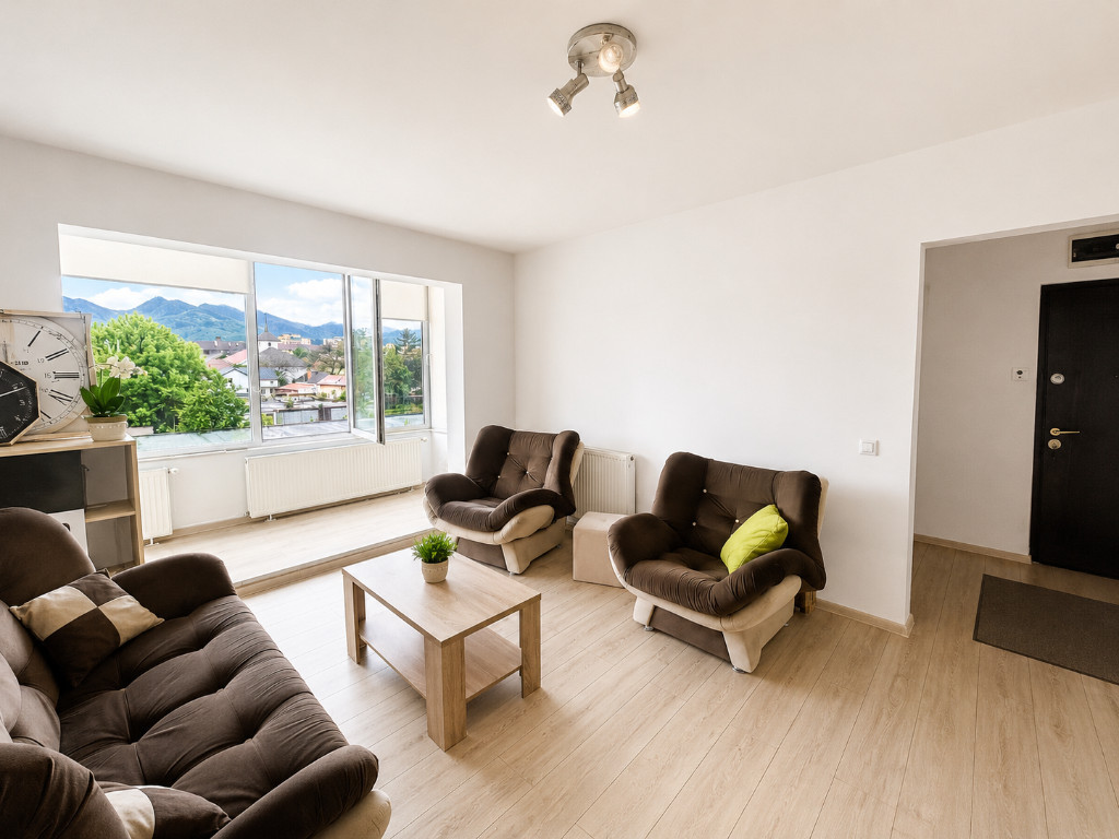 Apartament spatios, renovat integral, mobilat, utilat, zona Judetean!