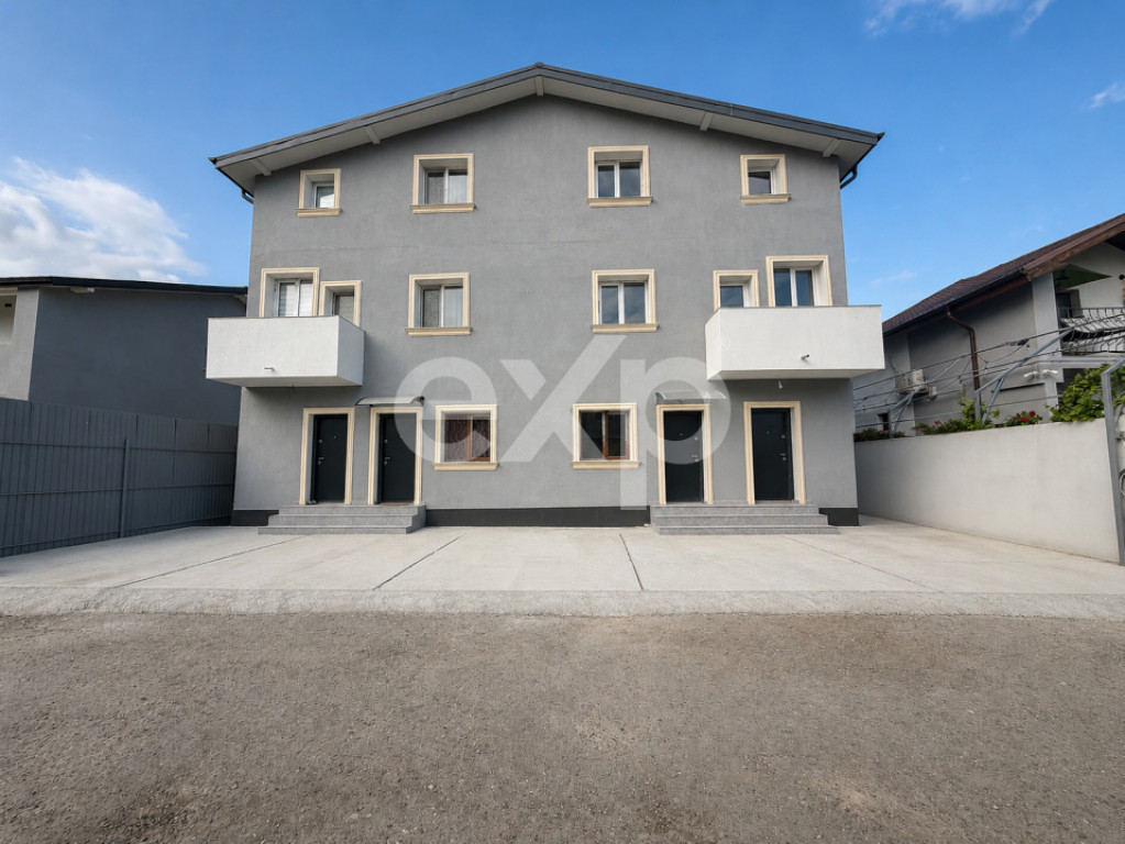 Duplex 2 etaje 4 camere 2 bucătării 2 livinguri 2 locuri p
