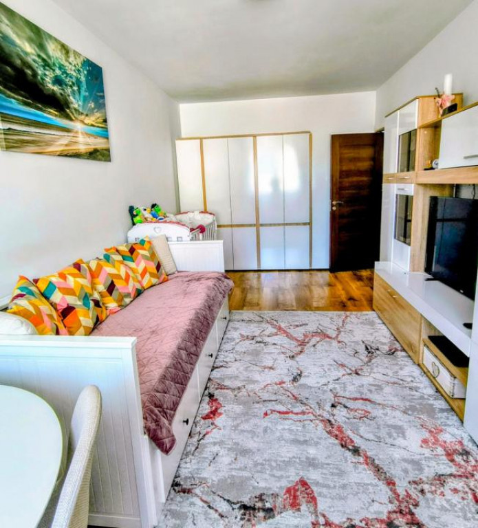 Apartament 2 camere 50 Mp ultili, bucătărie separată Str