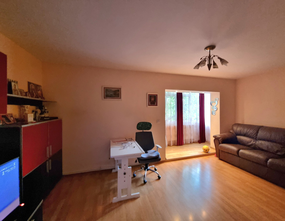 Apartament 3 camere/etajul 1 între Școala Mihai Drăgan ș