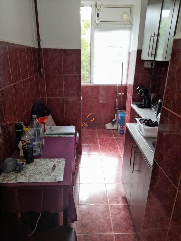 Decomandat Etaj Intermediar