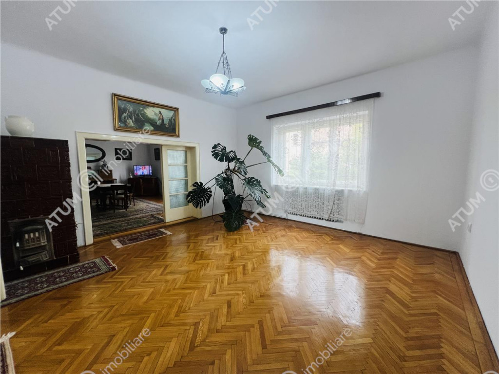 Apartament cu 4 camere si spatiu comercial zona Blv. Victori