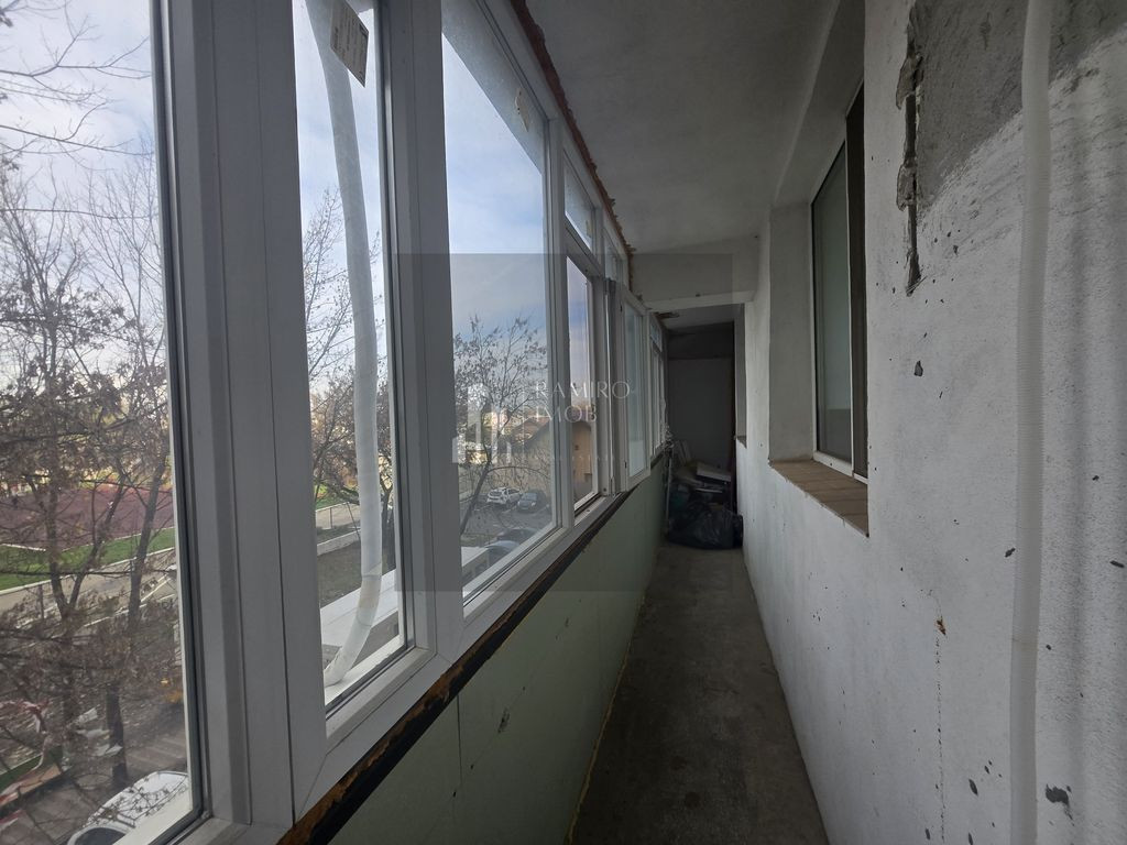 Apartament 3 camere 70m decomandat centrala Vadul Nou Sec...