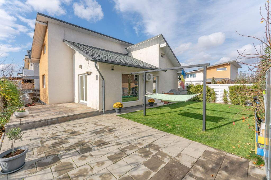 Casa mobilata utilata modern cartier Izvor Tarlungeni Brasov