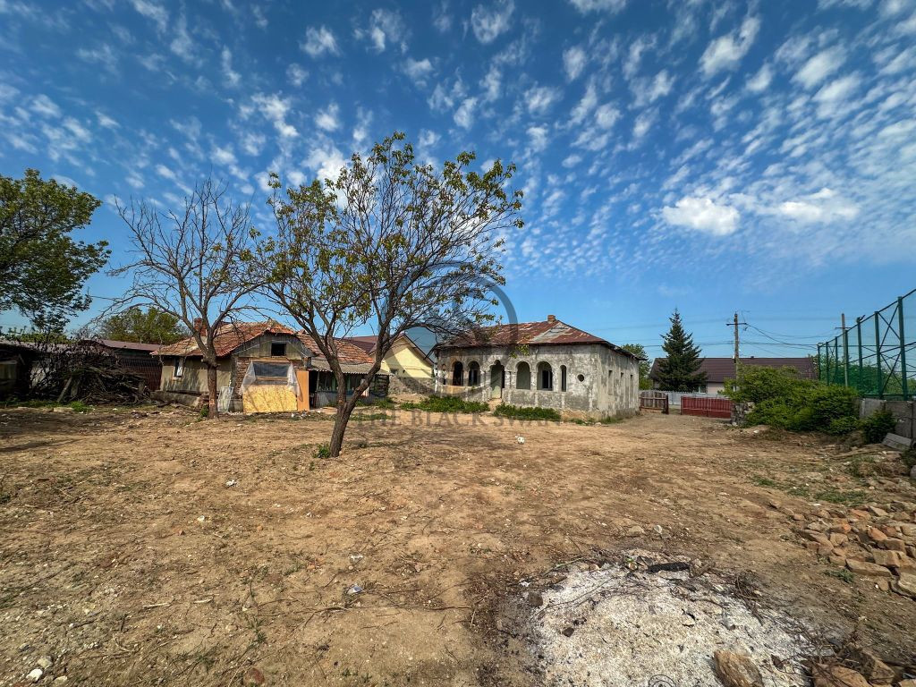 Casa renovabila / demolabila și teren de vanzare | Ciora...