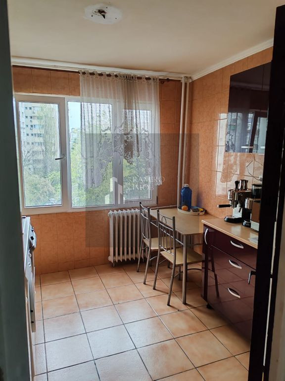 Apartament 3 camere decomandat / et 4/ Metrou Iancului 10...