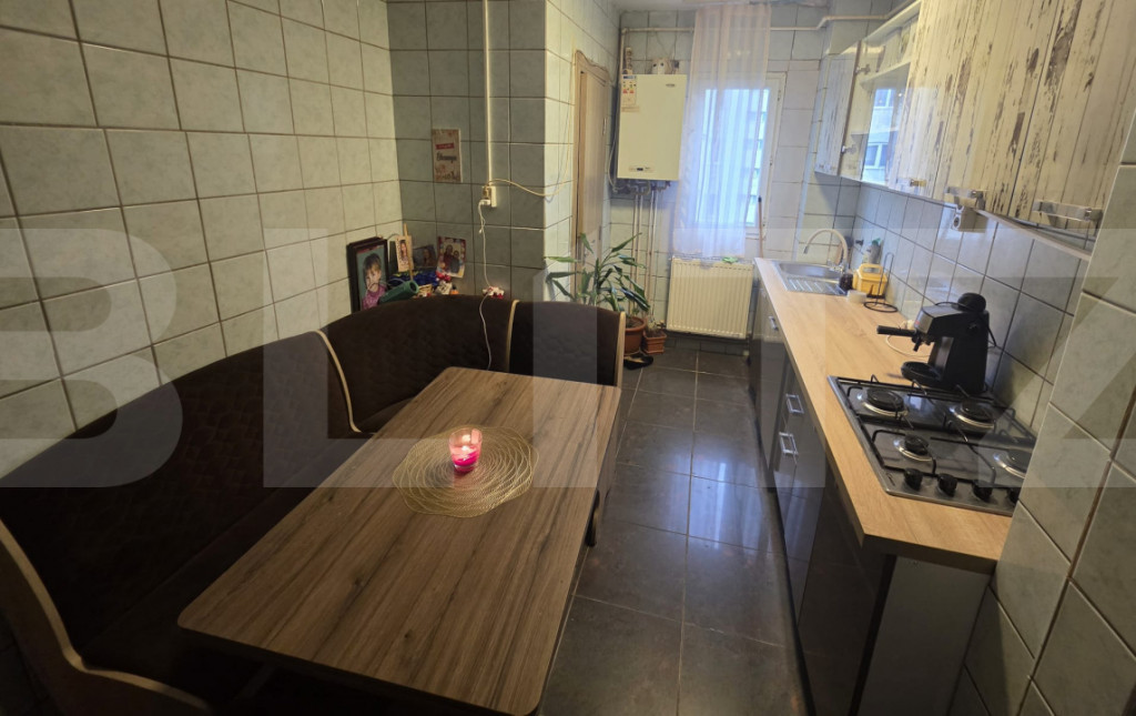 Apartament cu 3 camere, 48 mp, zona Ciucului