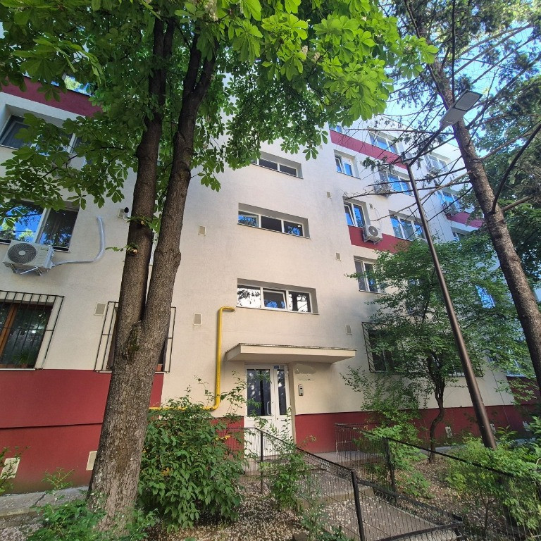 Berceni – Straja. ap. 3 camere dec, bloc reabilitat, ideal pt. familie