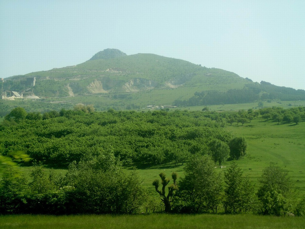 Vânzare teren intravilan 5867 mp – Valea Mare-Pravăț, județul Argeș