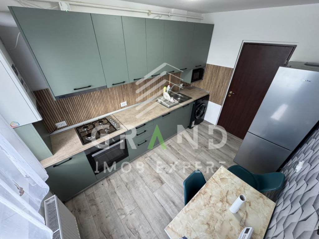 Apartament cu 2 camere, decomandat, parcare, zona linistita