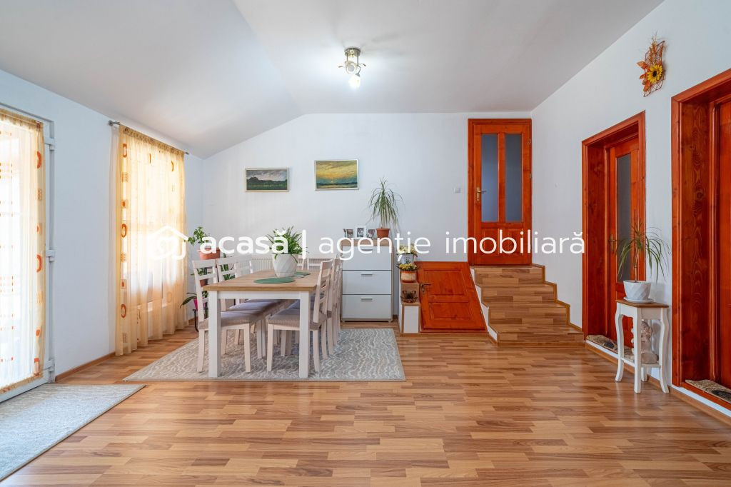 Casă spațioasă cu teren generos în Felnac – la 18 k...