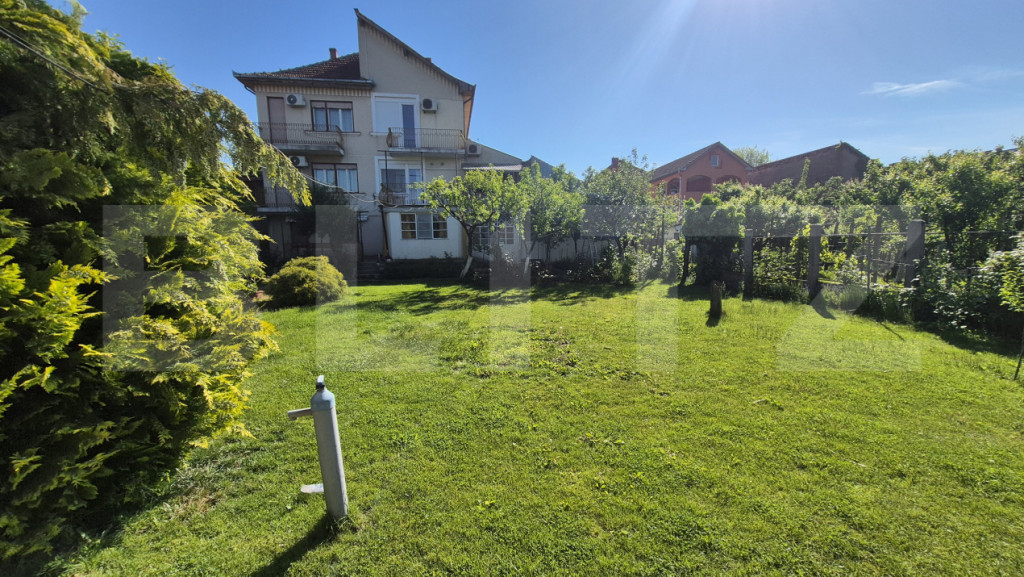 Casa de vanzare, 410 mp, teren 885 mp, zona Semicentrala