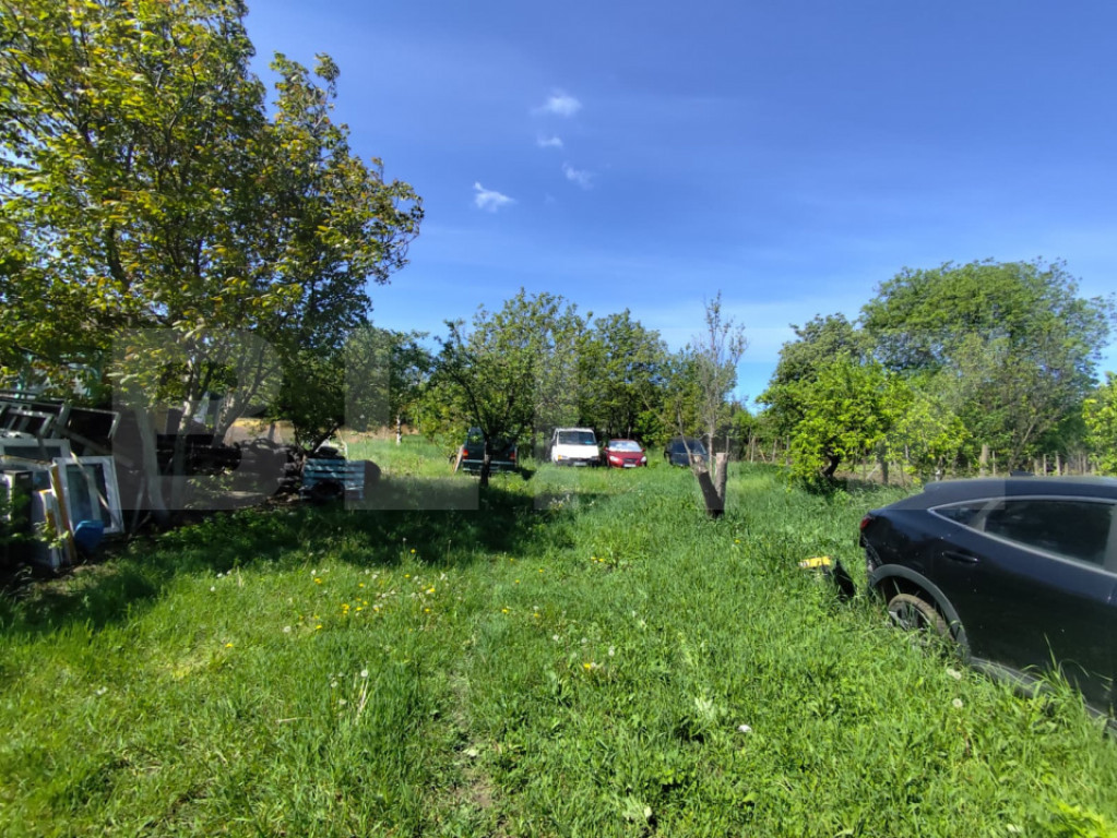 Teren 1245 mp, la strada, zona Rediu