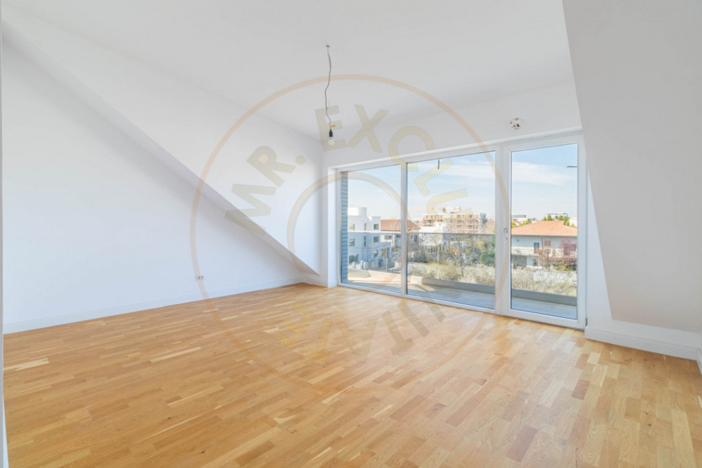 Apartament 4 camere duplex Sisesti - Vedere catre lac