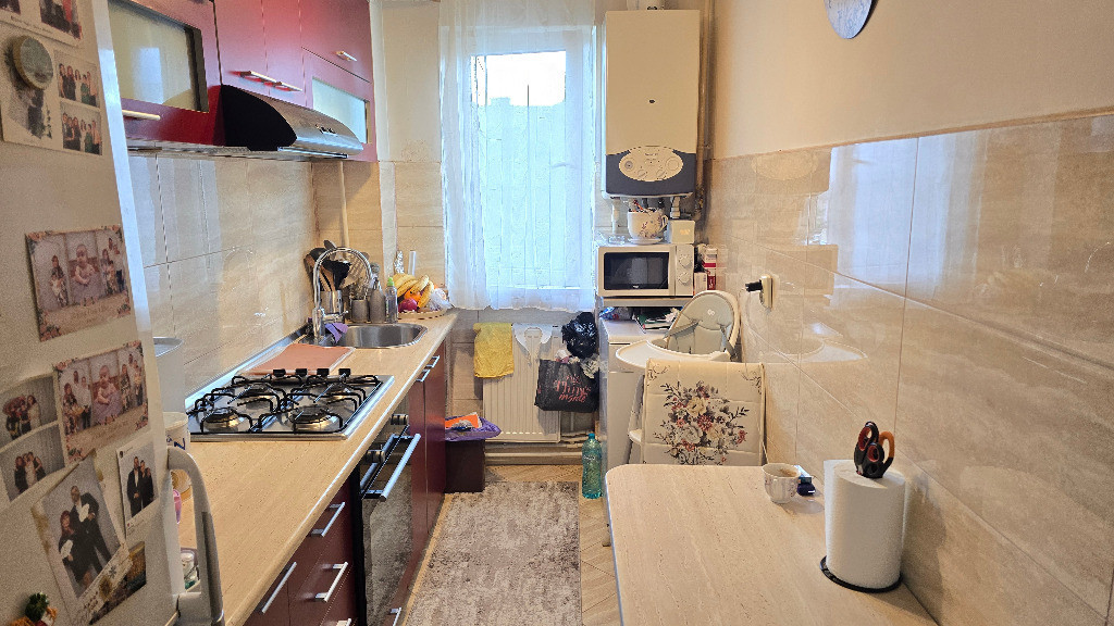 Vand apartament 3 camere in Deva, pe Al. Armatei, etaj 3, mobilat