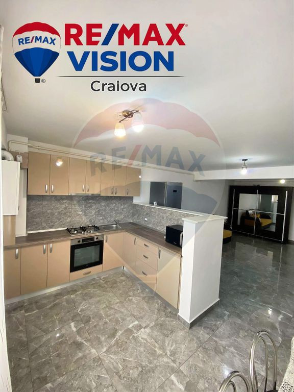 Apartament cu 3 camere de închiriat în zona George Enescu