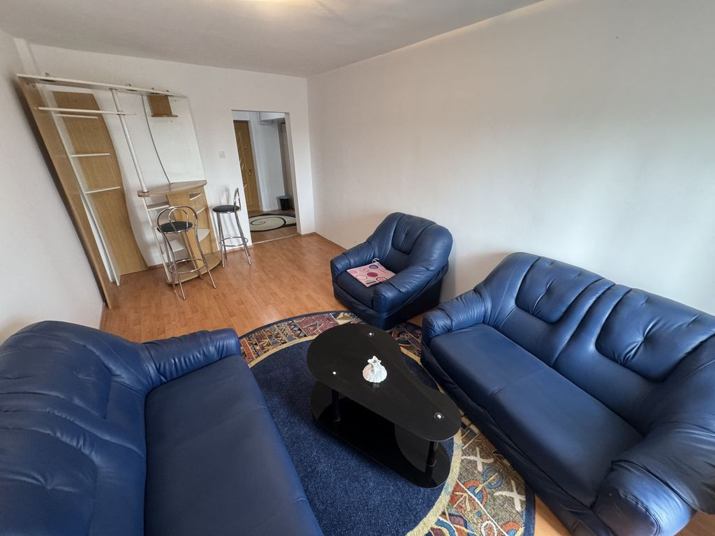 Apartament 2 camere zona Poarta 6 cu Centrala si Parcare