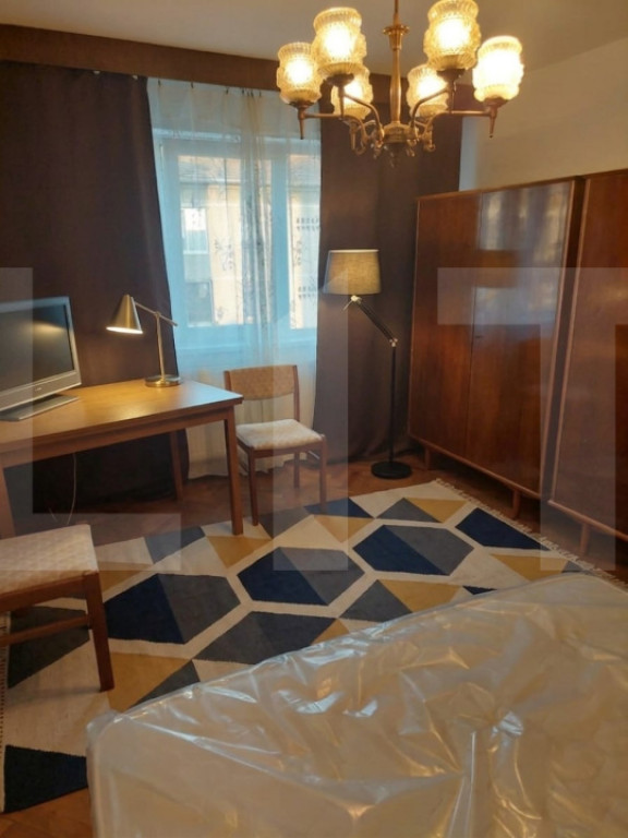 Apartament 3 camere, Decomandat, zona Circumvalatiunii