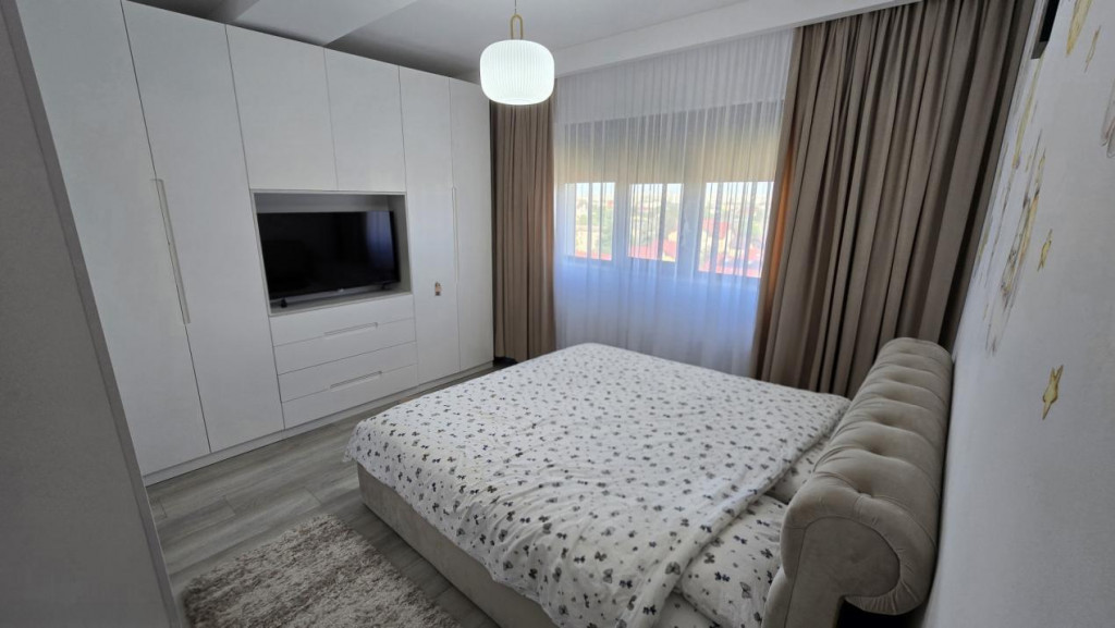 2 camere l bloc nou l Rest Cocosu' Rosu