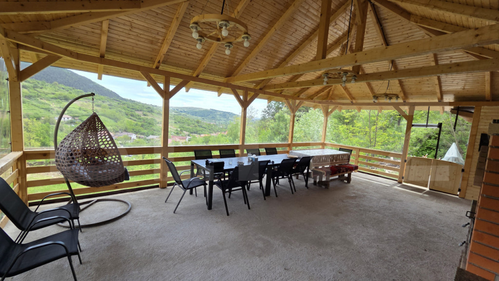 Casă de vacanță, 80 mp, refugiu în natură, 15 min de o