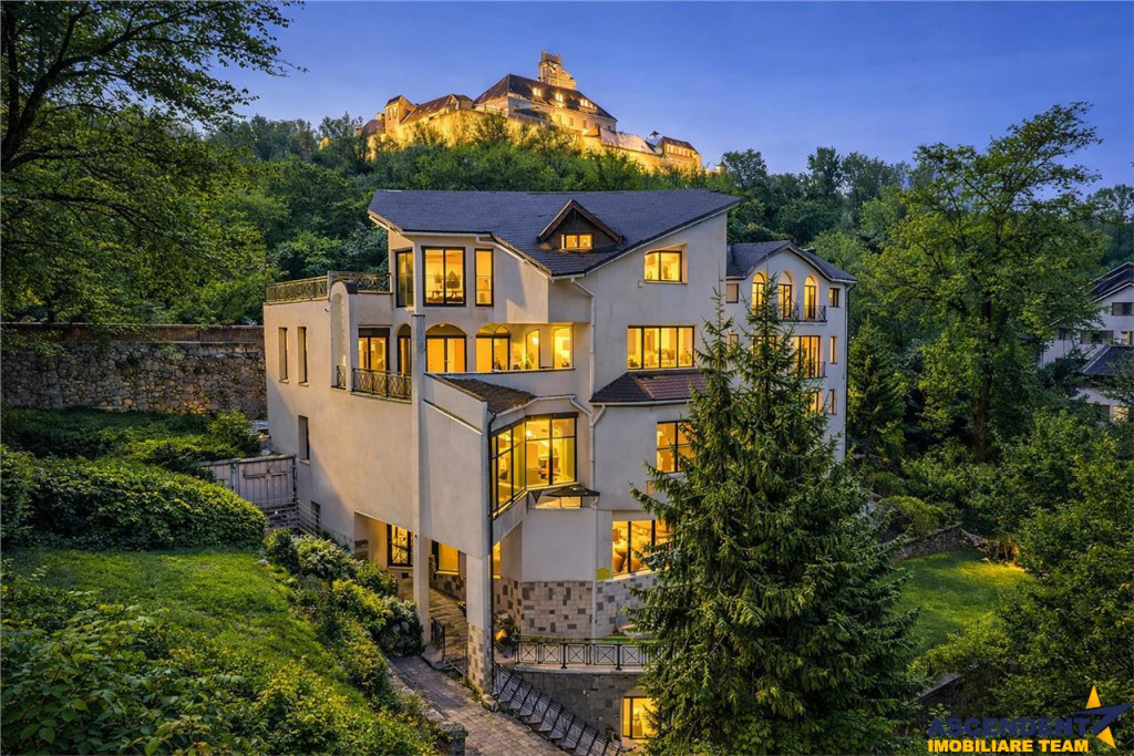 FILM! Castelariu: spectacol panoramic, locatie prestigioasa,
