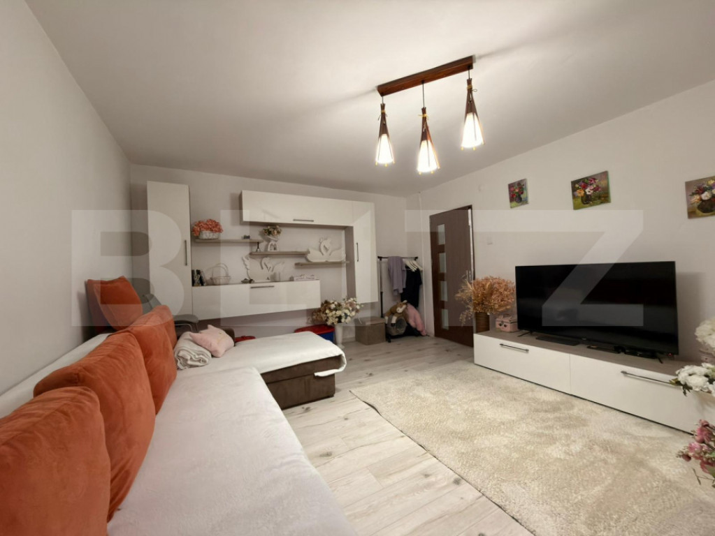 Apartament 3 camere decomandat, 74 mp, zona 1 Mai – Școal