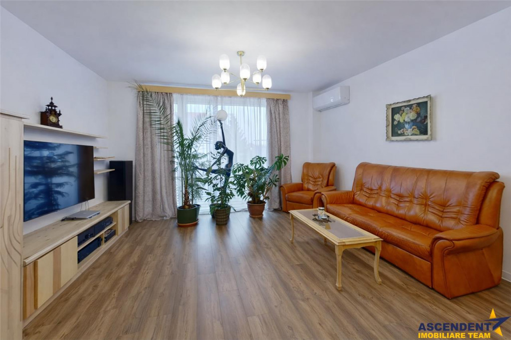 Apartament pe 75mp, echipat, cu terasa, boxa si parcare, Uno