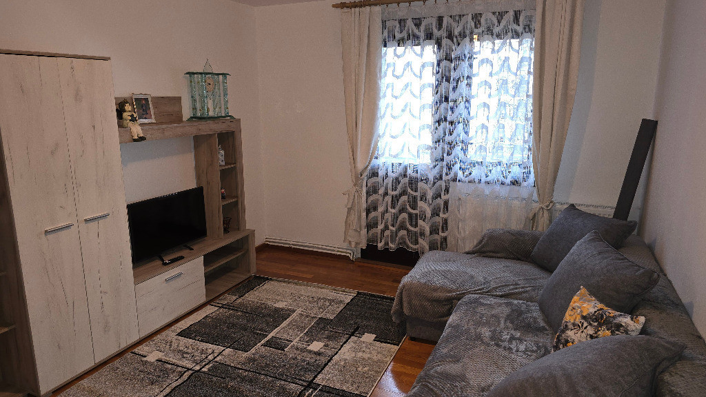 Inchiriez apartament in Deva, zona Al. Armatei, et 2, mobilat, utilat