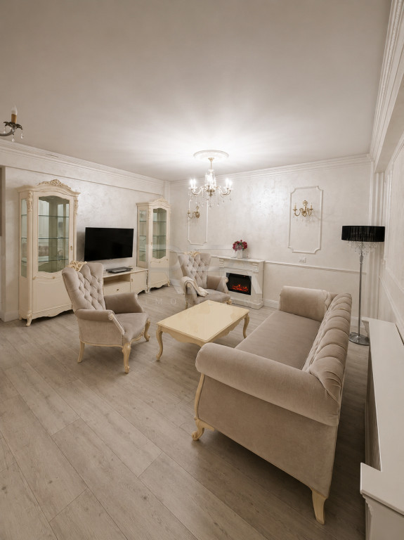 3 camere Nerva Traian decomandat,centrală,et. 4, an 2014, m