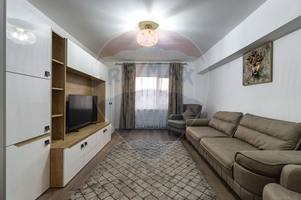 DE INCHIRIAT ap 3 camere- zona Cerna/ Tractorul!