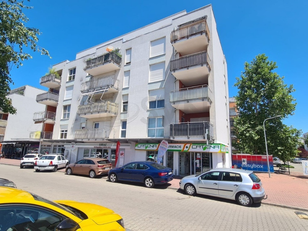 Apartamet Decomandat 3 Camere 90 mp Residens Chitila de V...