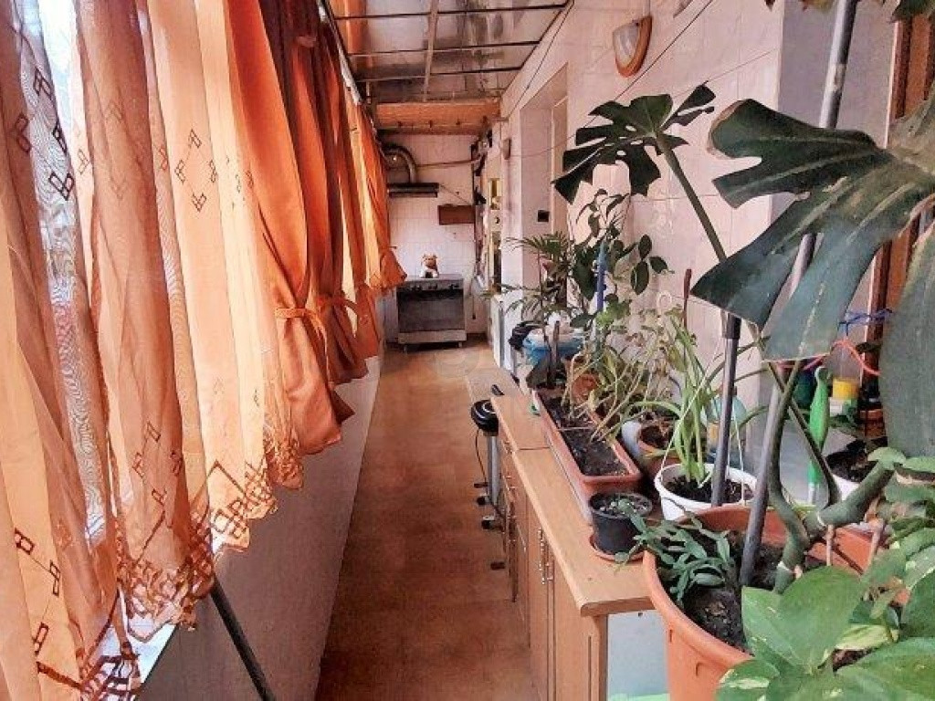 4 Camere Crangasi - Parter cu balcon 10 mp